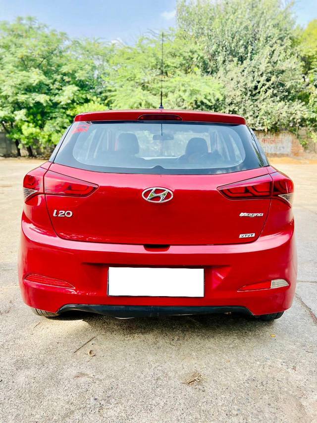 https://images10.gaadi.com/usedcar_image/3699021/original/processed_img2926745__used_car_2926745_1701511034.jpg?imwidth=6401