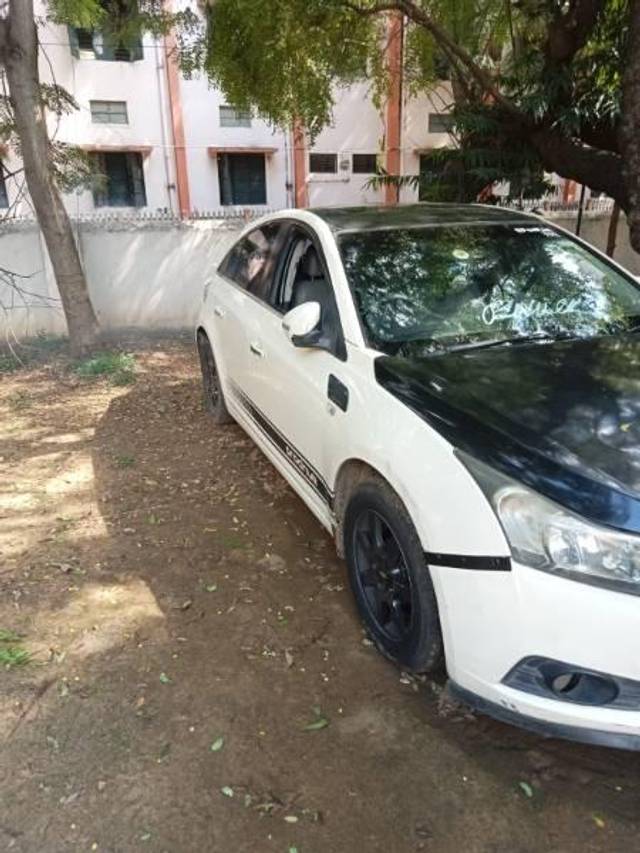 https://images10.gaadi.com/usedcar_image/3699022/original/processed_7fde247a-cc05-4f96-a7c7-a6e4598a5dc5.jpg?imwidth=6401