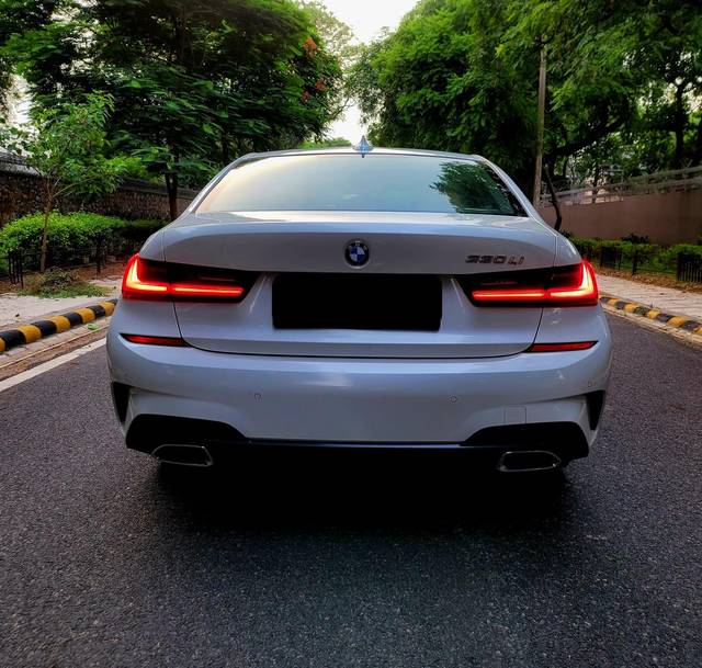 https://images10.gaadi.com/usedcar_image/3699024/original/processed_img2926747__used_car_2926747_1701511140.jpg?imwidth=6401
