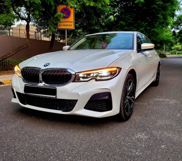https://images10.gaadi.com/usedcar_image/3699024/original/processed_img2926747__used_car_2926747_1701511154.jpg?imwidth=6402