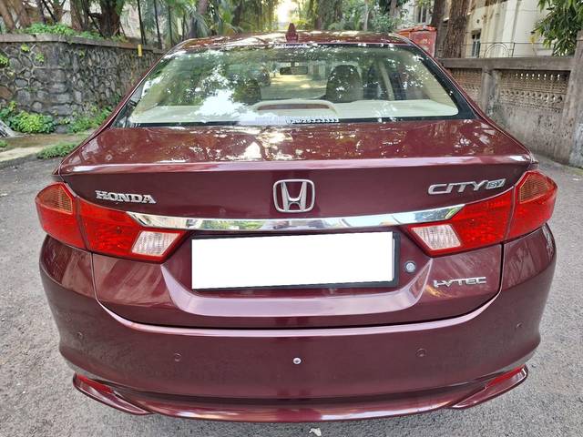 https://images10.gaadi.com/usedcar_image/3699059/original/processed_img2926765__usedcar_8_1251701511912_1701511948.jpeg?imwidth=6402