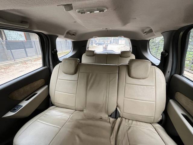 https://images10.gaadi.com/usedcar_image/3699061/original/img2926766__used_car_2926766_1701512231.jpg?imwidth=6402