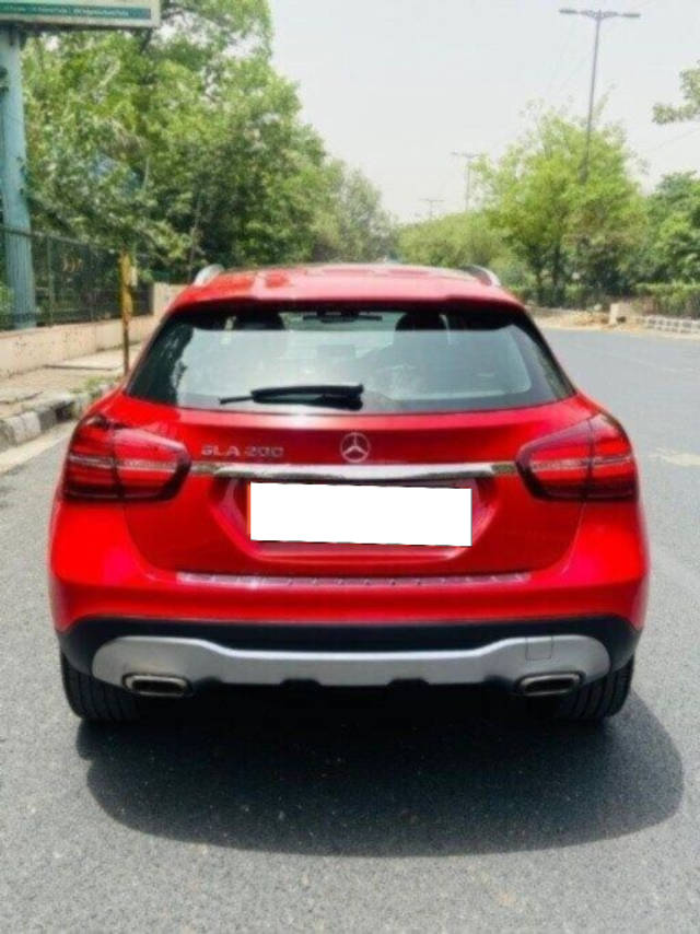 https://images10.gaadi.com/usedcar_image/3699079/original/processed_img2926778__used_car_2926778_1701512786.png?imwidth=6402