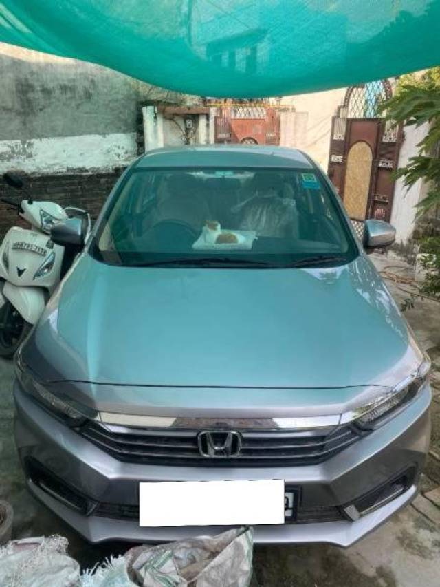 https://images10.gaadi.com/usedcar_image/3699096/original/processed_e543e193-b4c9-459d-9e04-97026a8960cd.jpg?imwidth=6400