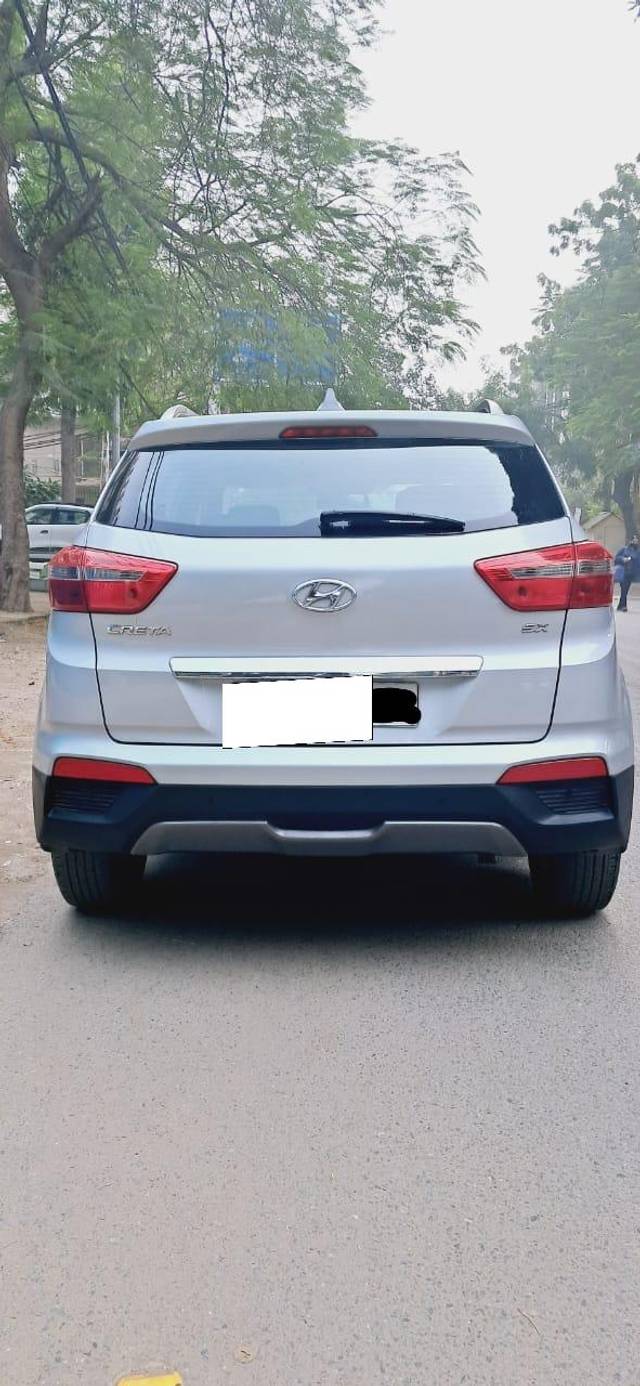 https://images10.gaadi.com/usedcar_image/3699115/original/processed_img2926802__used_car_2926802_1701514116.jpg?imwidth=6402