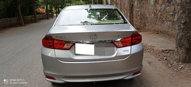 https://images10.gaadi.com/usedcar_image/3699143/original/processed_img2926821__usedcar_img_20231202_wa0526_30581701514544_1701514607.jpg?imwidth=6402