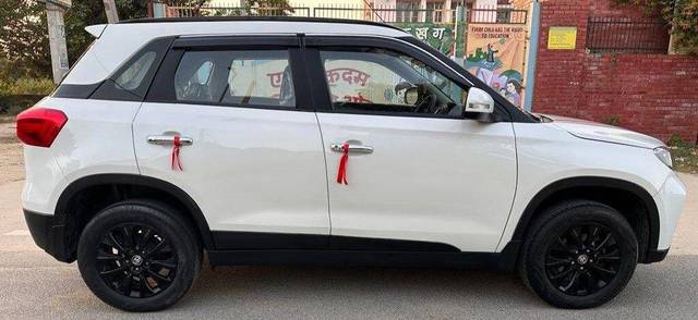 https://images10.gaadi.com/usedcar_image/3699156/original/processed_img2926825__used_car_2926825_1701515244.jpg?imwidth=6401
