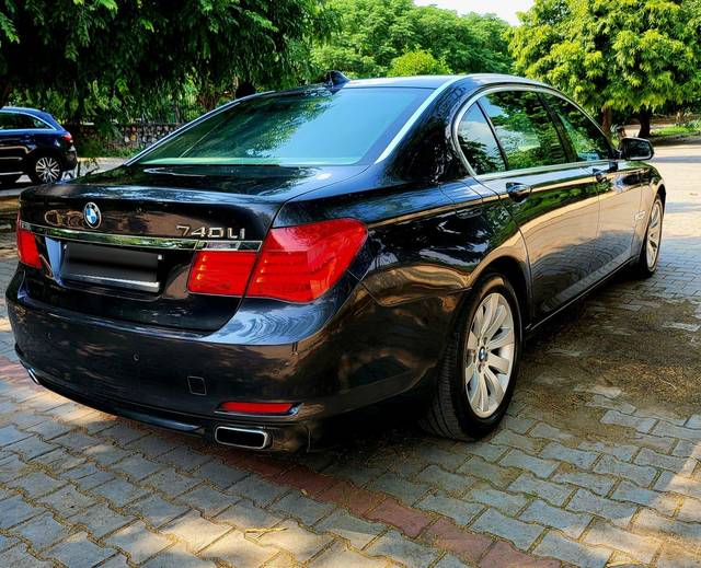https://images10.gaadi.com/usedcar_image/3699165/original/processed_img2926830__used_car_2926830_1701515564.jpg?imwidth=6401