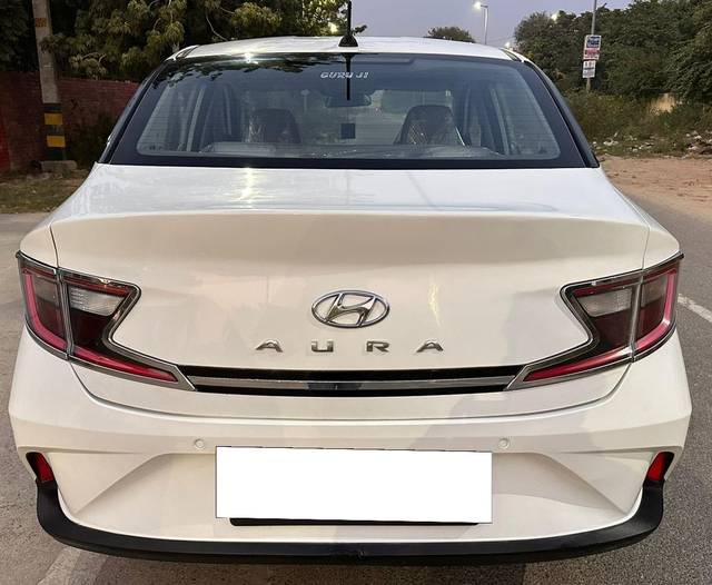 https://images10.gaadi.com/usedcar_image/3699192/original/processed_img2926844__used_car_2926844_1701516540.jpg?imwidth=6402