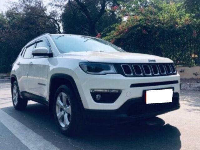 https://images10.gaadi.com/usedcar_image/3699216/original/processed_img2926864__used_car_2926864_1701517256.png?imwidth=6400
