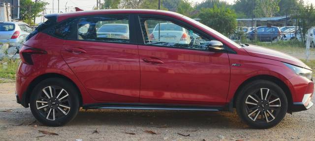https://images10.gaadi.com/usedcar_image/3699226/original/processed_img2926869__used_car_2926869_1701517548.jpg?imwidth=6401