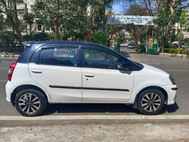 https://images10.gaadi.com/usedcar_image/3699233/original/processed_img2926872__usedcar_img_20231202_wa0591_30581701517502_1701517537.jpg?imwidth=6401
