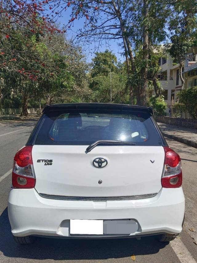 https://images10.gaadi.com/usedcar_image/3699233/original/processed_img2926872__usedcar_img_20231202_wa0601_30581701517502_1701517540.jpg?imwidth=6402