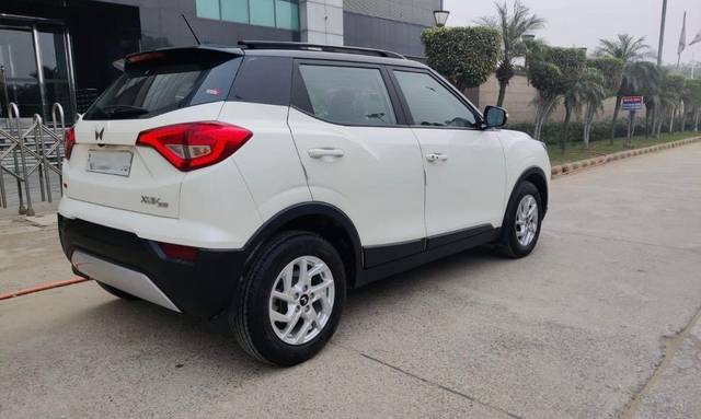 https://images10.gaadi.com/usedcar_image/3699251/original/processed_img2926879__usedcar_img_5210_2926879_1701518311.jpg?imwidth=6402