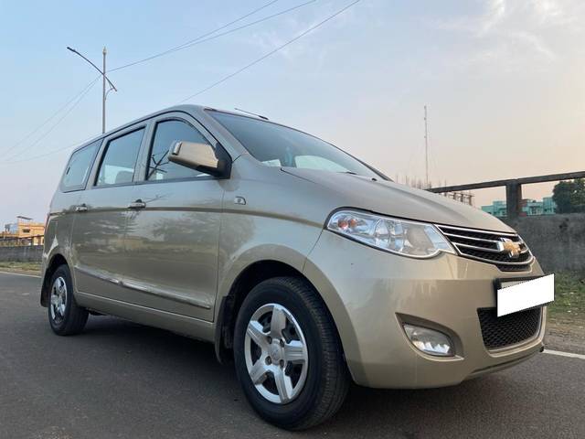 https://images10.gaadi.com/usedcar_image/3699269/original/processed_img2926889__used_car_2926889_1701518696.jpg?imwidth=6400