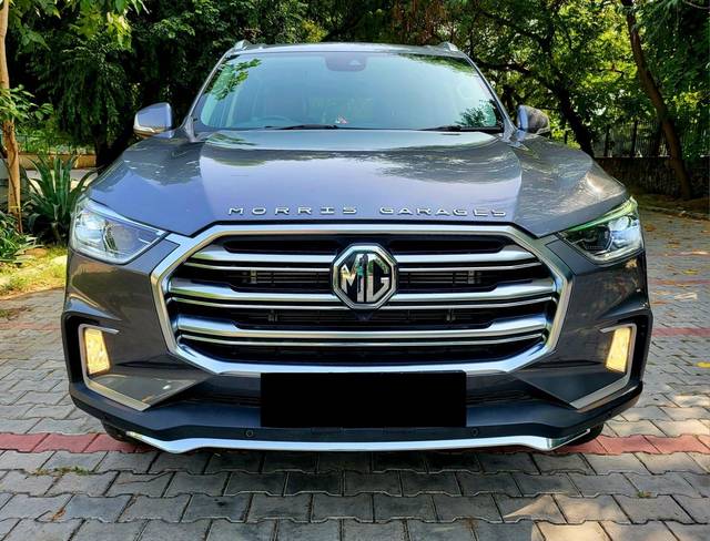 https://images10.gaadi.com/usedcar_image/3699274/original/processed_img2926892__used_car_2926892_1701518774.jpg?imwidth=6401