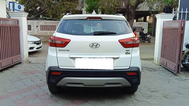 https://images10.gaadi.com/usedcar_image/3699297/original/processed_img2926904__usedcar_16_2926904_1702379734.jpeg?imwidth=6402