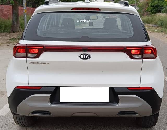 https://images10.gaadi.com/usedcar_image/3699312/original/processed_img2926913__used_car_2926913_1701519997.jpg?imwidth=6401