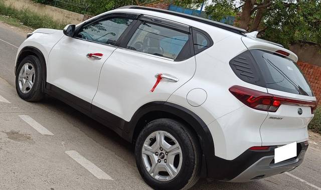 https://images10.gaadi.com/usedcar_image/3699312/original/processed_img2926913__used_car_2926913_1701520003.jpg?imwidth=6402