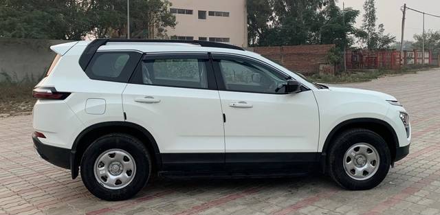 https://images10.gaadi.com/usedcar_image/3699335/original/img2926931__used_car_2926931_1701520398.jpg?imwidth=6401