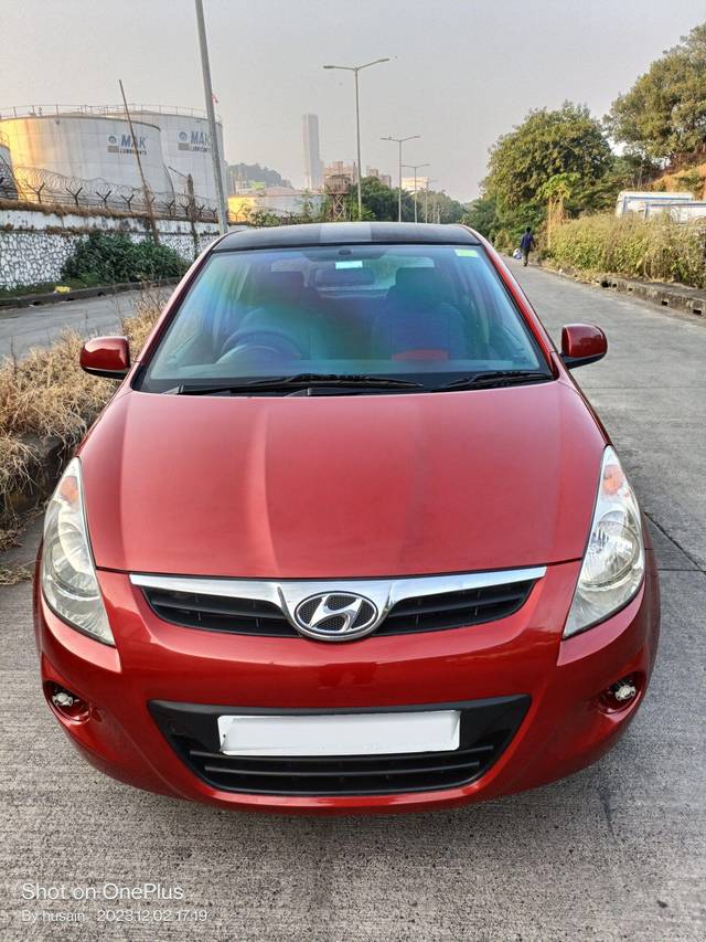 https://images10.gaadi.com/usedcar_image/3699342/original/processed_img2926936__used_car_2926936_1701520610.jpg?imwidth=6400