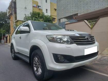 Toyota Fortuner 4x2 AT Toyota Fortuner 4x2 AT