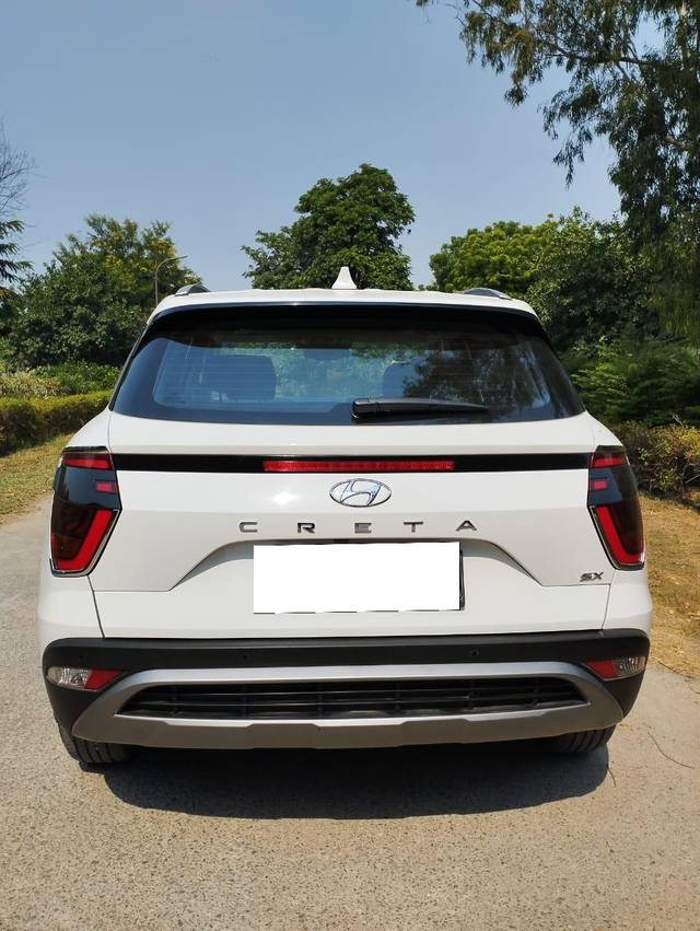 https://images10.gaadi.com/usedcar_image/3699349/original/processed_img2926941__used_car_2926941_1701520854.jpg?imwidth=6402