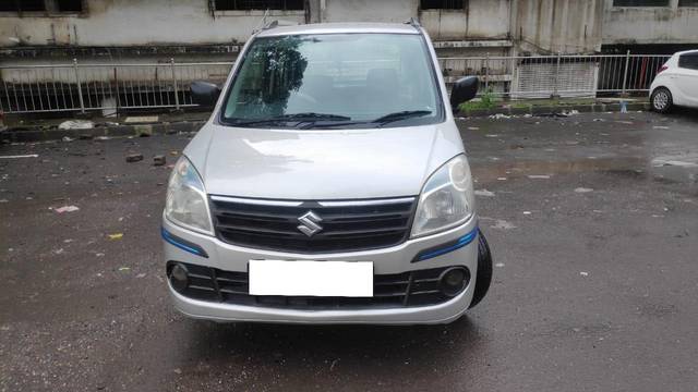 https://images10.gaadi.com/usedcar_image/3699355/original/processed_img2926946__used_car_2926946_1701520971.jpg?imwidth=6400