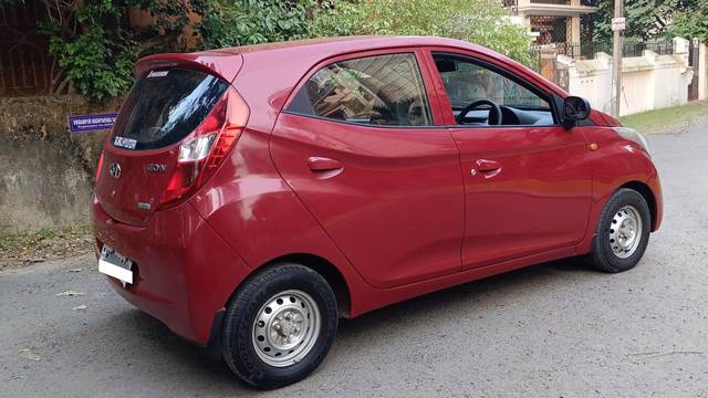 https://images10.gaadi.com/usedcar_image/3699358/original/processed_img2926949__used_car_2926949_1701521042.jpg?imwidth=6401