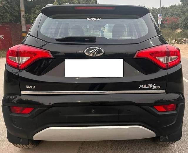 https://images10.gaadi.com/usedcar_image/3699369/original/processed_img2926956__used_car_2926956_1701521274.jpg?imwidth=6401