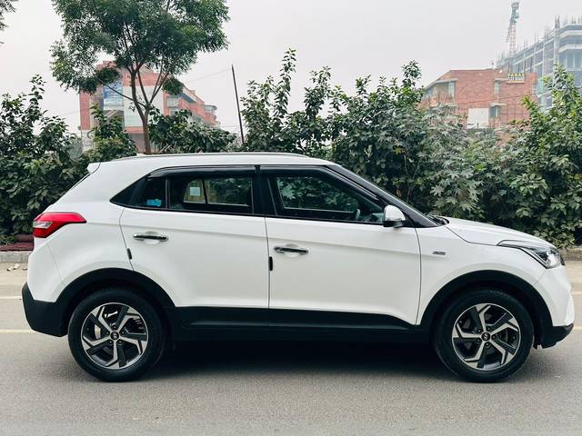 https://images10.gaadi.com/usedcar_image/3699372/original/processed_img2926959__usedcar_whatsappimage2023_12_01at30039pm_115531701521033_1701521291.jpeg?imwidth=6401