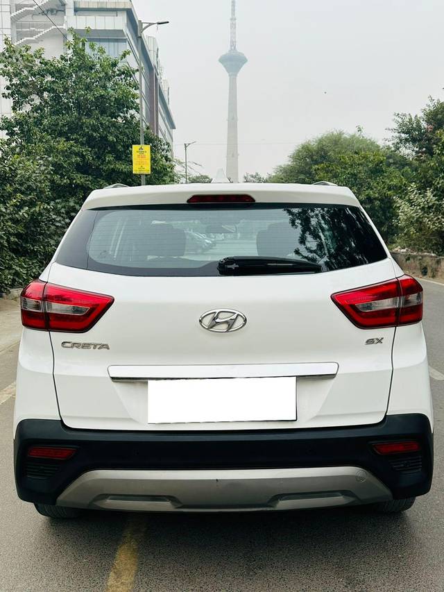 https://images10.gaadi.com/usedcar_image/3699372/original/processed_img2926959__usedcar_whatsappimage2023_12_01at30043pm_115531701521033_1701521291.jpeg?imwidth=6402