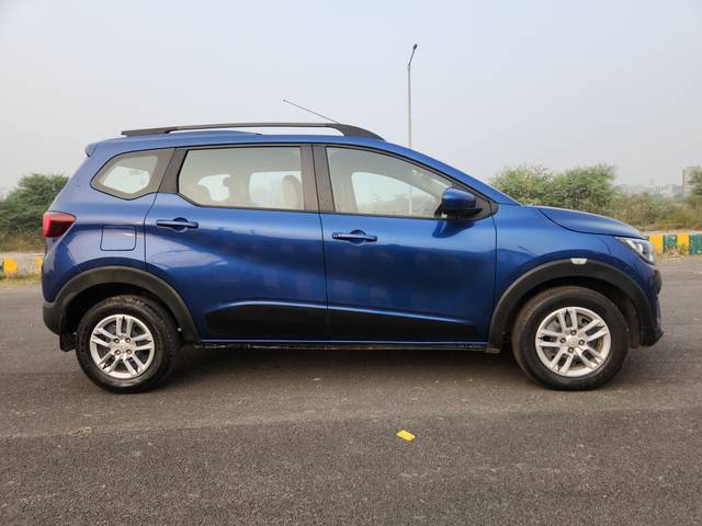 https://images10.gaadi.com/usedcar_image/3699386/original/img2926969__used_car_2926969_1701522328.jpg?imwidth=6401