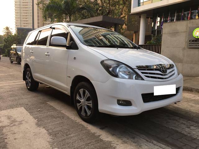 https://images10.gaadi.com/usedcar_image/3699432/original/processed_img2926998__usedcar_whatsappimage2023_12_02at53350pm_2926998_1701522495.jpeg?imwidth=6400