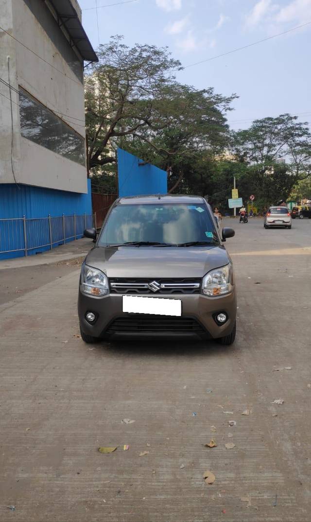 https://images10.gaadi.com/usedcar_image/3699445/original/processed_img2927008__used_car_2927008_1701522735.jpg?imwidth=6400