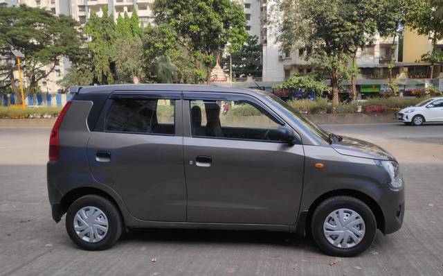 https://images10.gaadi.com/usedcar_image/3699445/original/processed_img2927008__used_car_2927008_1701522737.jpg?imwidth=6401