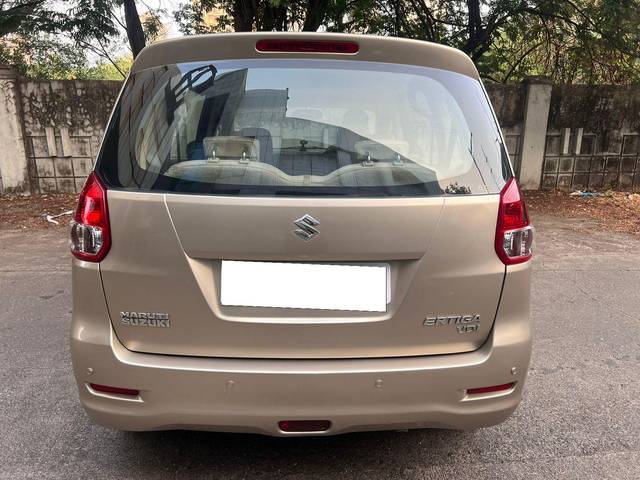 https://images10.gaadi.com/usedcar_image/3699447/original/processed_img2927010__usedcar_img_20231202_wa0069_27821701522676_1701522722.jpg?imwidth=6402