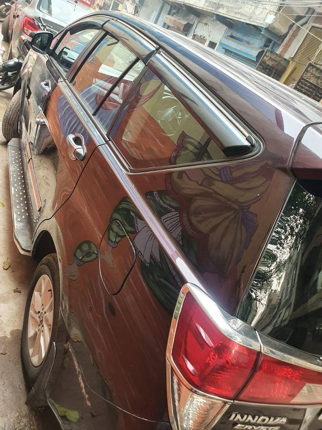 https://images10.gaadi.com/usedcar_image/3699462/original/processed_img2927017__used_car_2927017_1701523327.jpg?imwidth=6400