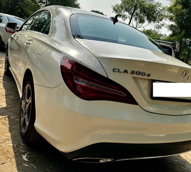 https://images10.gaadi.com/usedcar_image/3699465/original/processed_img2927020__used_car_2927020_1701523405.jpg?imwidth=6401