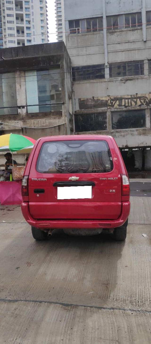https://images10.gaadi.com/usedcar_image/3699469/original/processed_img2927023__used_car_2927023_1701523468.jpg?imwidth=6402