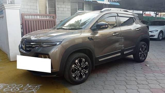 https://images10.gaadi.com/usedcar_image/3699473/original/processed_img2927025__usedcar_3_5701701523381_1701523410.jpeg?imwidth=6402
