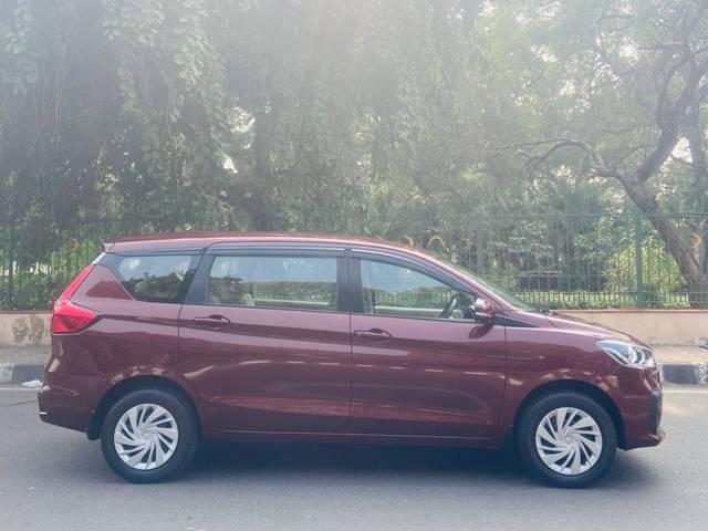 https://images10.gaadi.com/usedcar_image/3699480/original/img2927029__used_car_2927029_1701523712.jpg?imwidth=6401