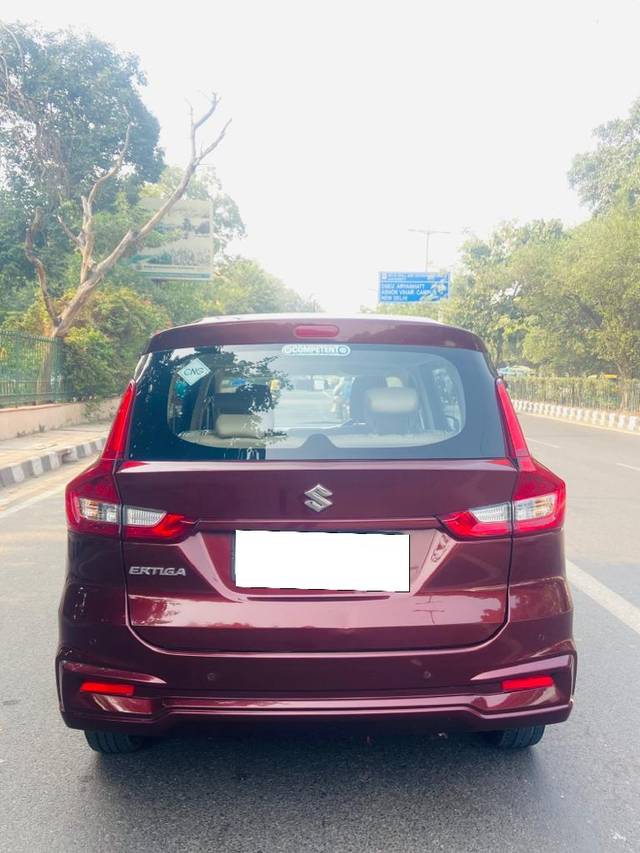 https://images10.gaadi.com/usedcar_image/3699480/original/processed_img2927029__used_car_2927029_1701523725.jpg?imwidth=6402