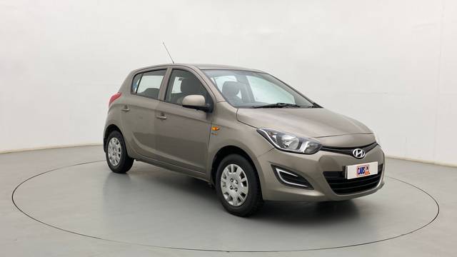 https://images10.gaadi.com/usedcar_image/3699502/original/6b534539-67d3-457c-b1a4-9c315d6cf6de__43.jpg?imwidth=6400