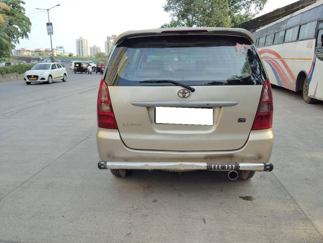 https://images10.gaadi.com/usedcar_image/3699514/original/processed_img2927057__used_car_2927057_1701524273.jpg?imwidth=6402