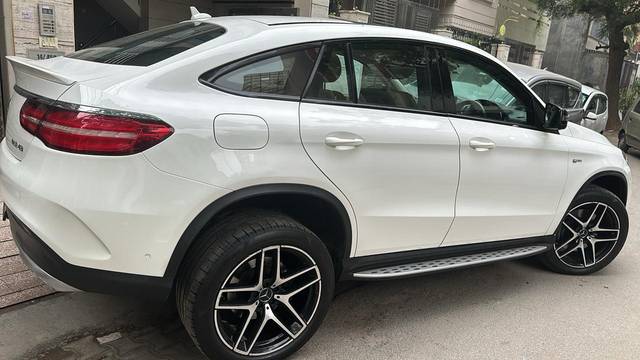 https://images10.gaadi.com/usedcar_image/3699529/original/processed_img2927064__used_car_2927064_1701524690.jpg?imwidth=6400