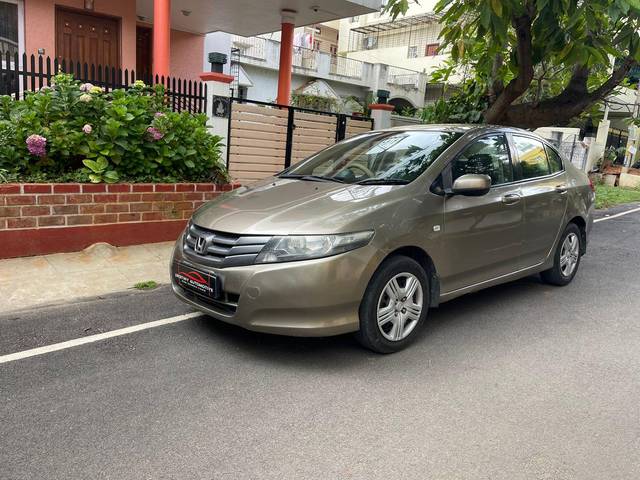 https://images10.gaadi.com/usedcar_image/3699598/original/processed_img2927088__used_car_2927088_1701527688.jpg?imwidth=6400