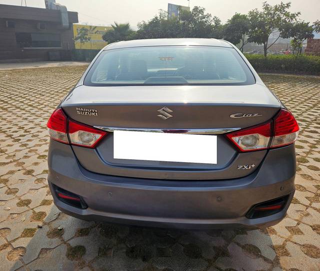 https://images10.gaadi.com/usedcar_image/3699615/original/processed_img2927091__used_car_2927091_1703152110.jpg?imwidth=6402