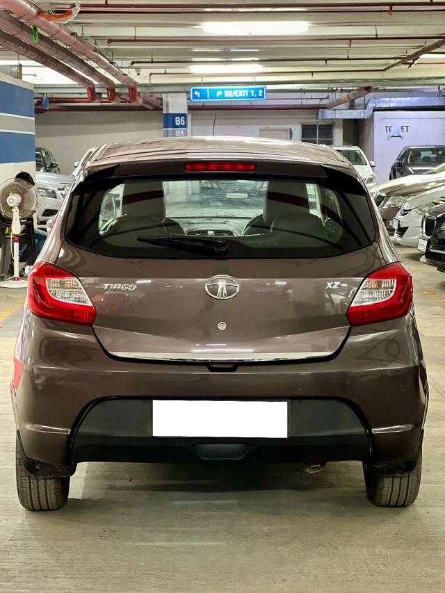 https://images10.gaadi.com/usedcar_image/3699617/original/processed_img2927092__used_car_2927092_1701528676.jpg?imwidth=6401
