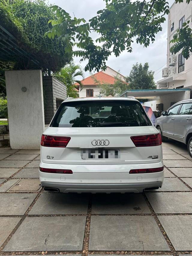 https://images10.gaadi.com/usedcar_image/3699670/original/processed_img2927096__used_car_2927096_1701578097.jpg?imwidth=6401